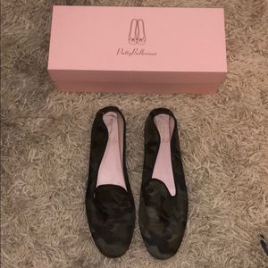 Pretty Ballerina flat camo loafer